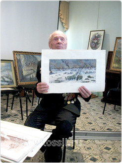 Виктор Дмитриевич принес в библиотеку несколько своих картин