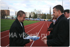 Первый призер конкурса Евгений Алешкин приезжает на футбольные матчи из Курчатова.