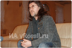 Александр очень глубокомысленно и мудро отвечал на все вопросы, тщательно обдумывая каждое слово
