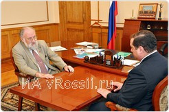 <i>Владимир Чуров и Алексей Островский</i>